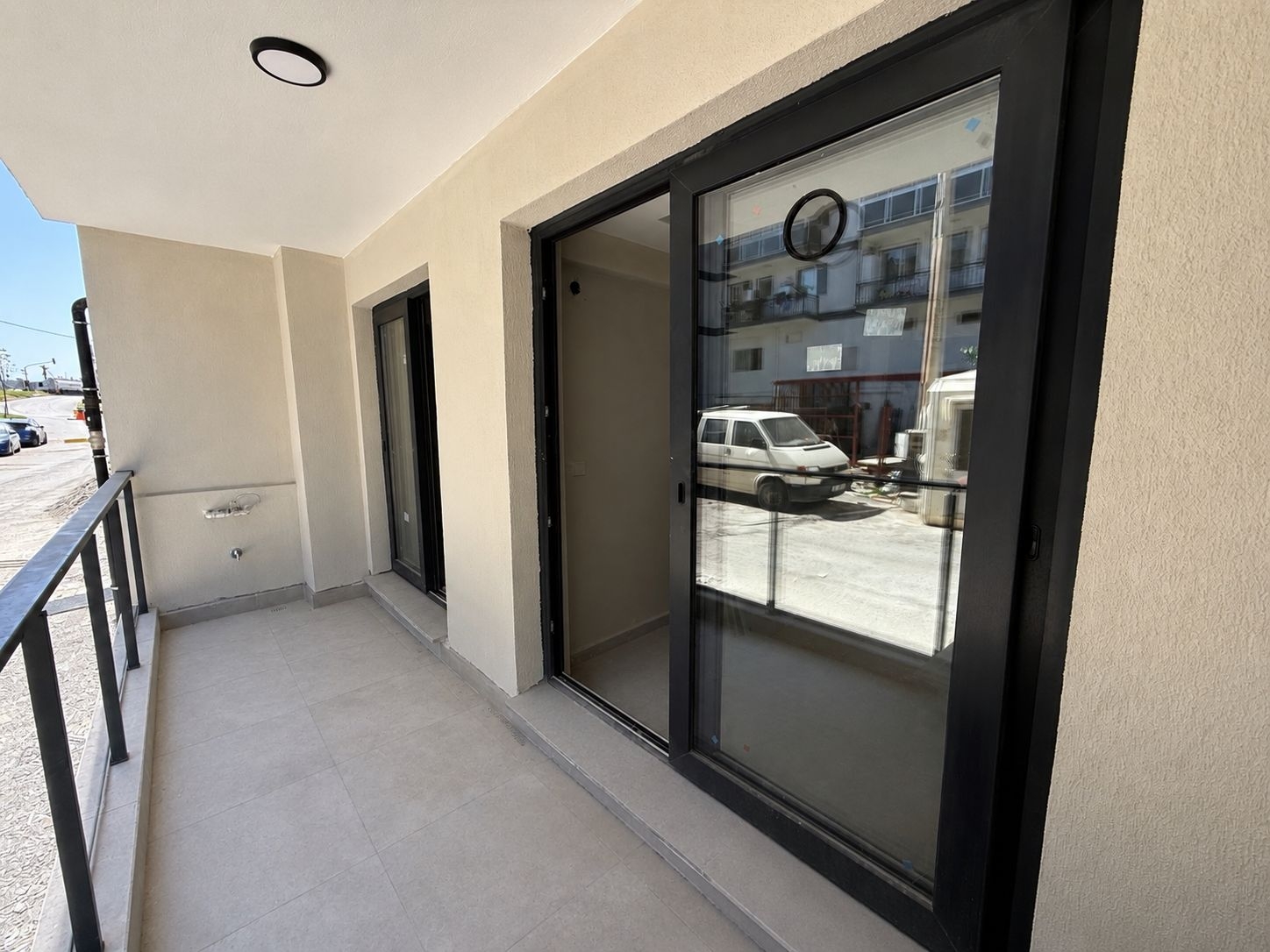 MENEMEN YAHSELLİ MAH. SATILIK SIFIR LÜKS YAPI FIRSAT 1+1 DAİRE