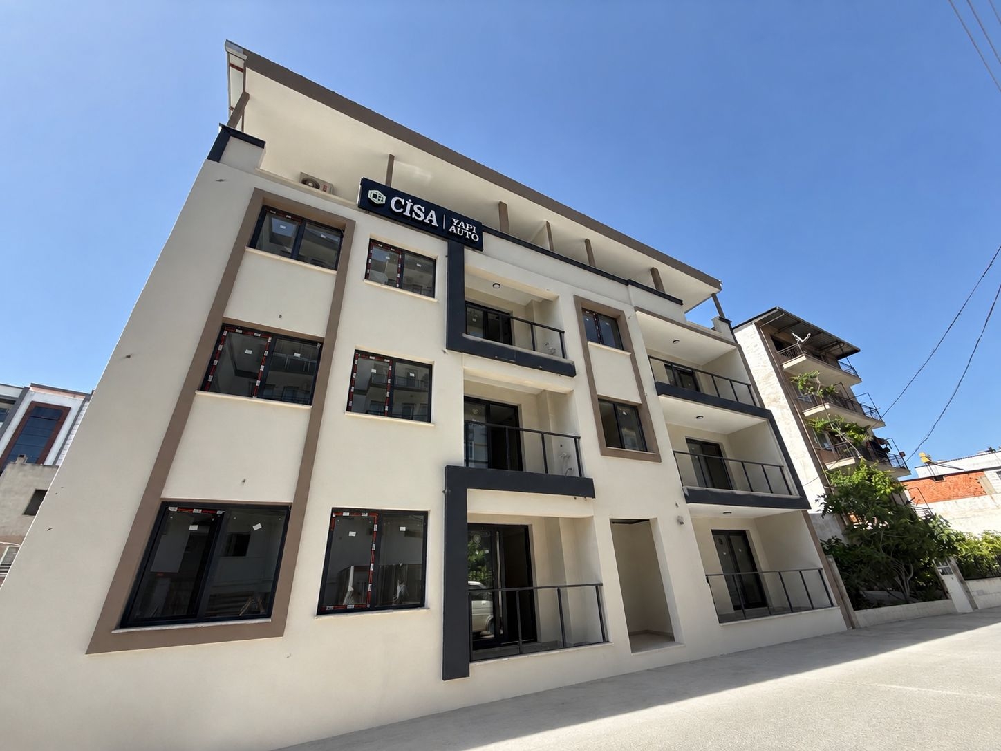 MENEMEN YAHSELLİ MAH. SATILIK SIFIR LÜKS YAPI FIRSAT 1+1 DAİRE