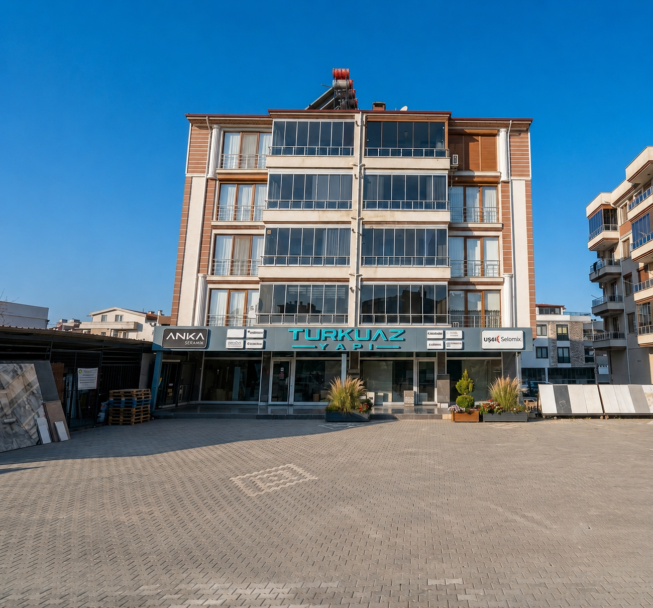 Balıkesir Burhaniyede Anayola Cepheli İş Yeri