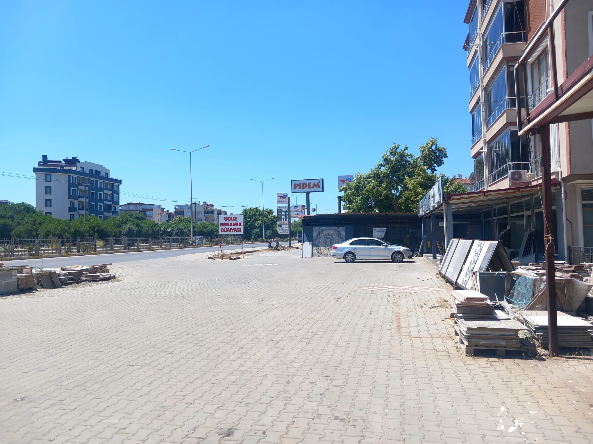 Balıkesir Burhaniyede Anayola Cepheli İş Yeri