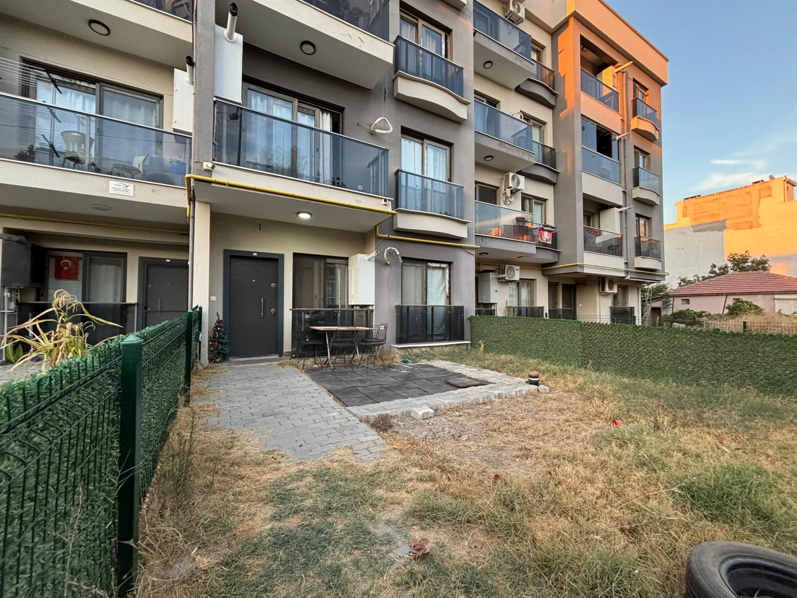 SEYREK'TE KİRALIK SIFIR LÜKS YAPI FIRSAT 1+1 DAİRE