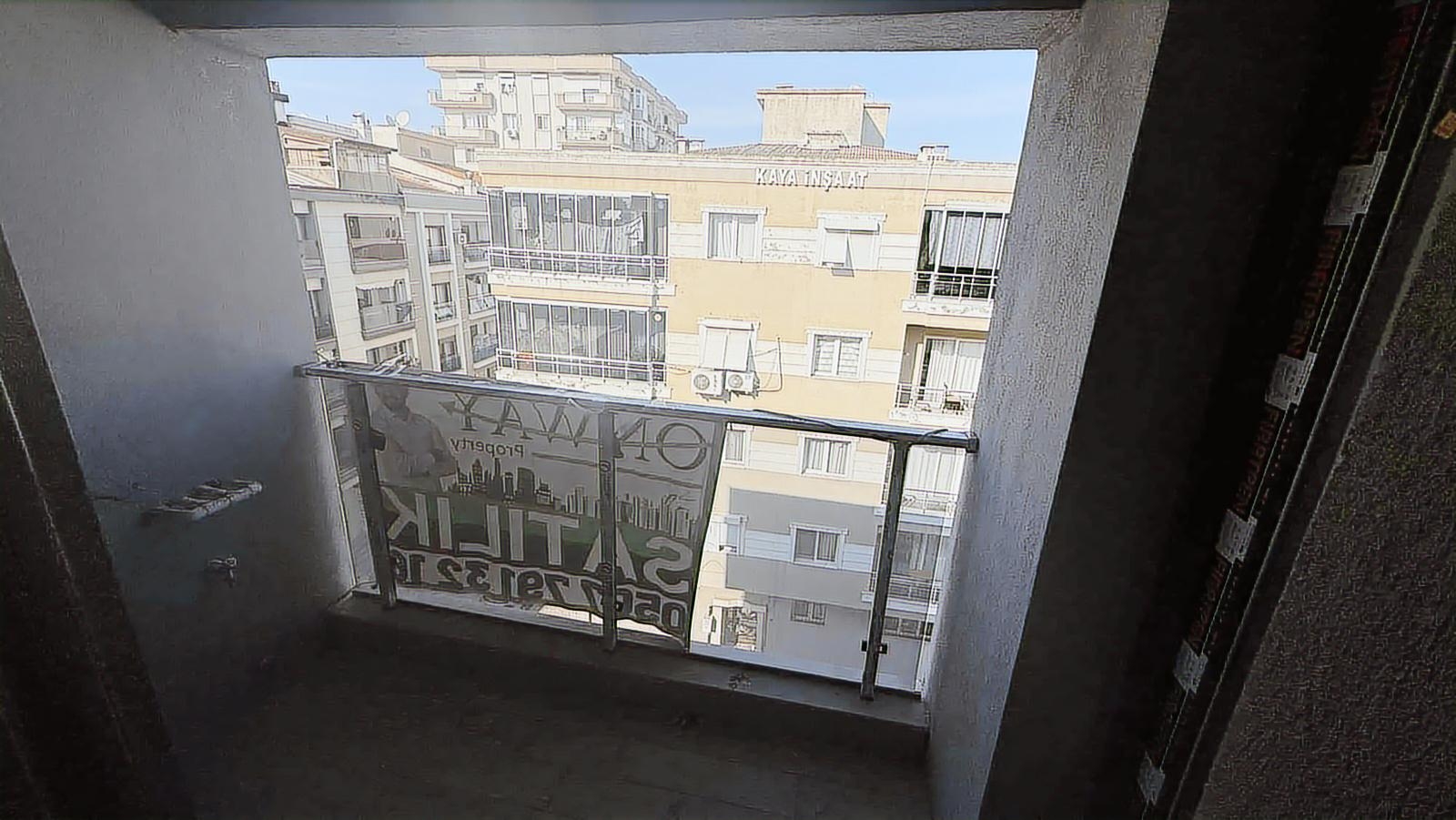 Karşıyaka İmbatlıda Yeni Binada 2+1 Doğalgazlı Ankastreli Daire