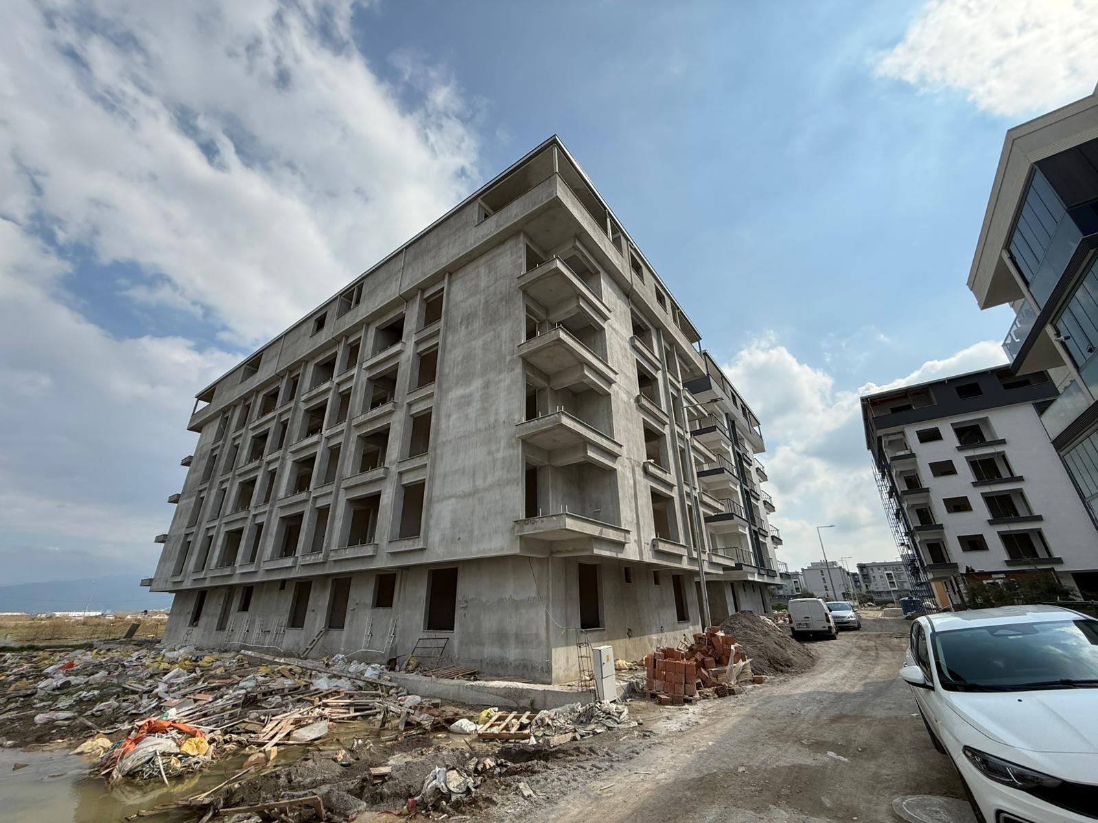 SEYREK'TE SATILIK SIFIR LÜKS YAPI FIRSAT 1+1 DAİRE