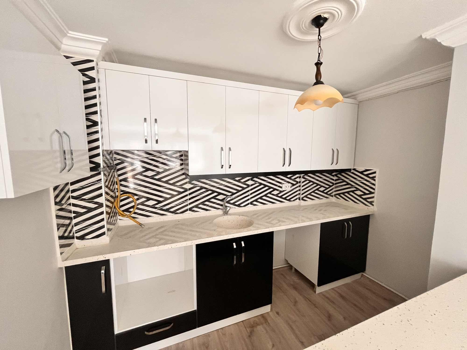 Yalı Mahallesi merkez konum doğalgazlı sıfır tadilatlı 3+1 daire