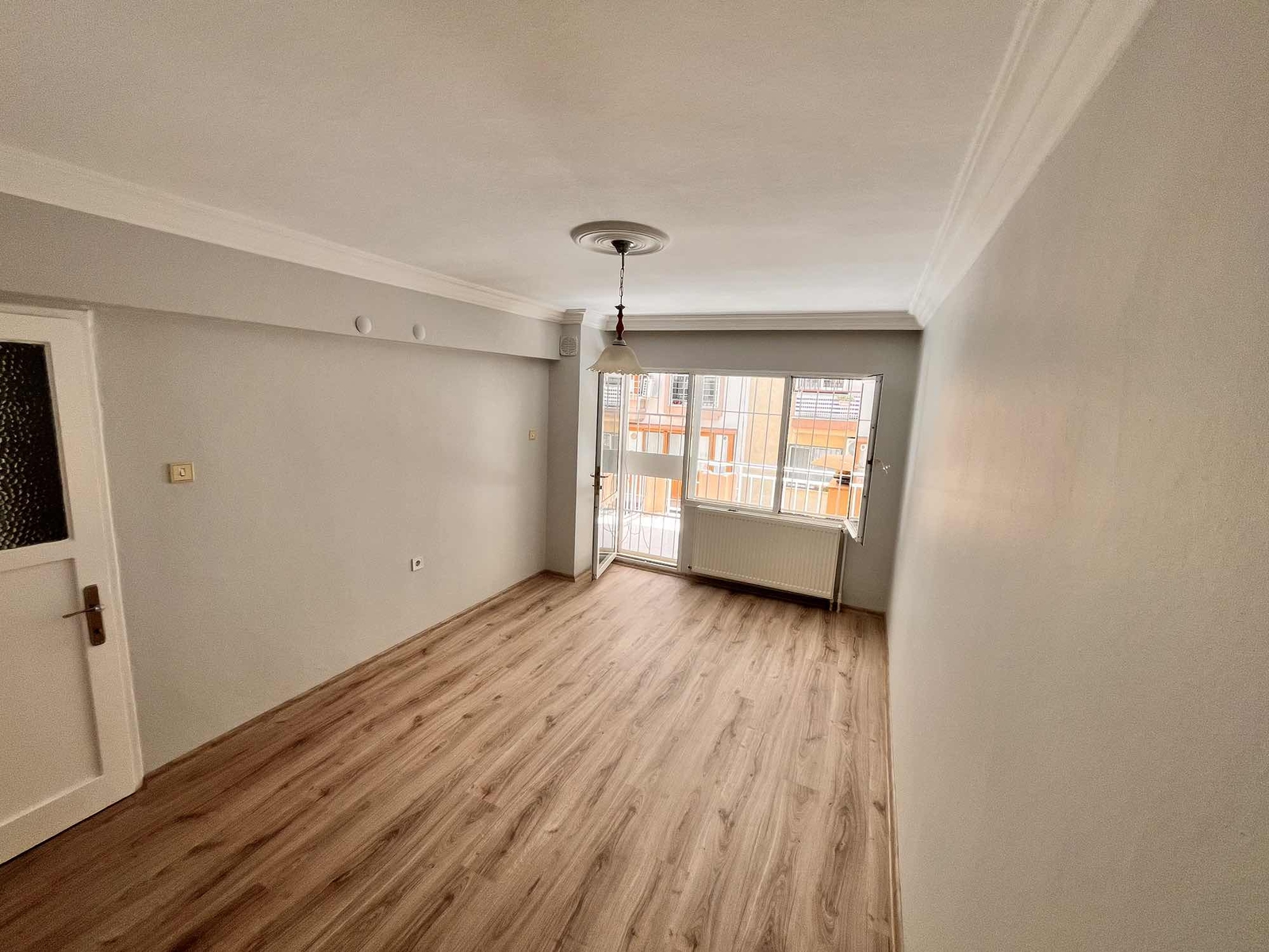Yalı Mahallesi merkez konum doğalgazlı sıfır tadilatlı 3+1 daire