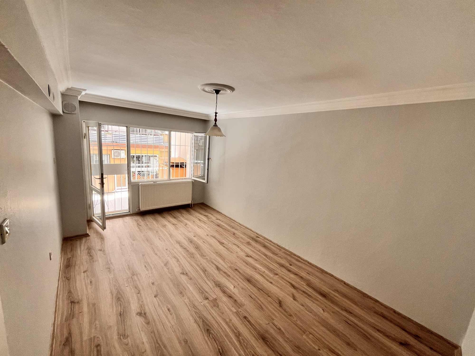 Yalı Mahallesi merkez konum doğalgazlı sıfır tadilatlı 3+1 daire