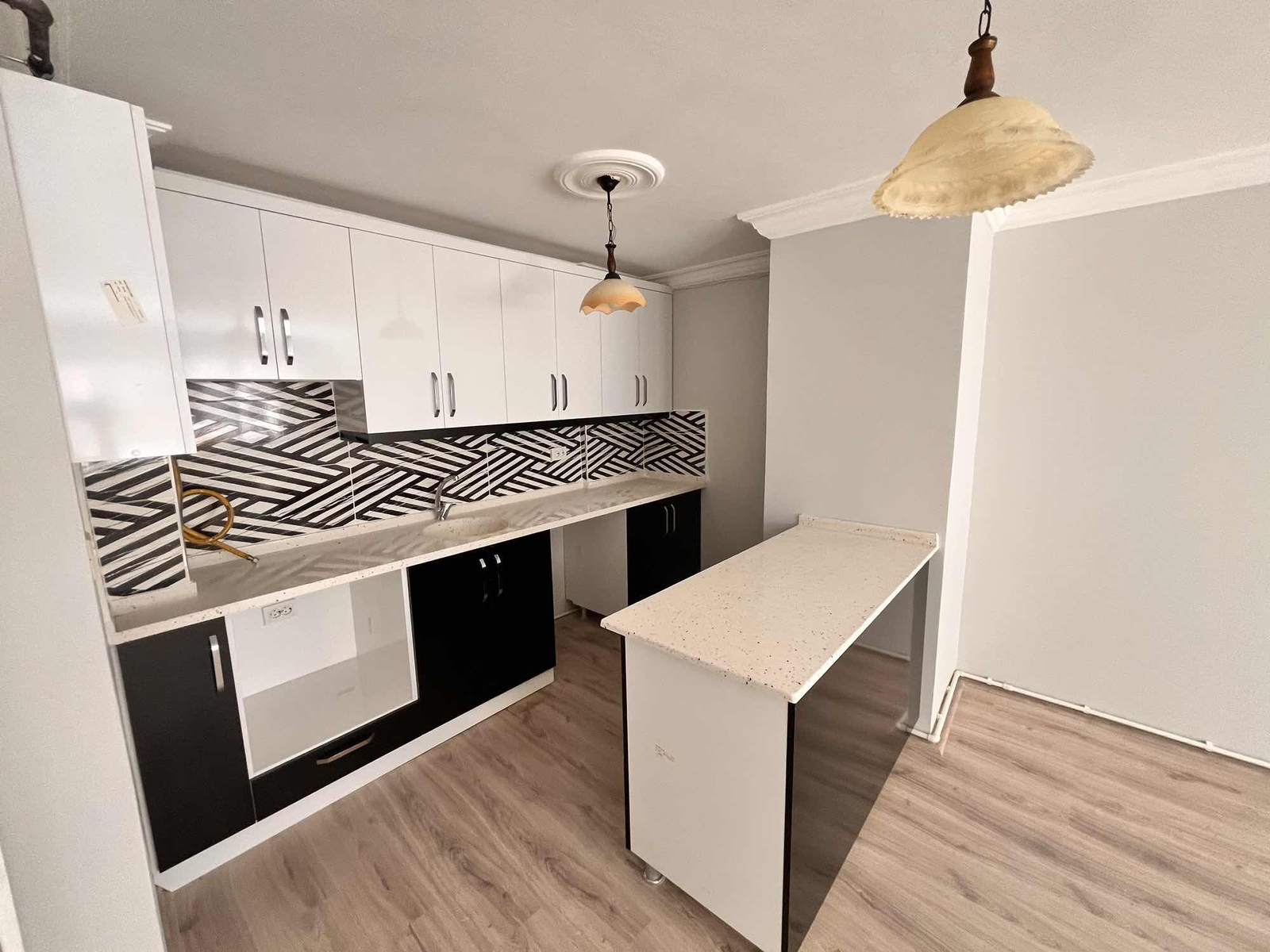 Yalı Mahallesi merkez konum doğalgazlı sıfır tadilatlı 3+1 daire