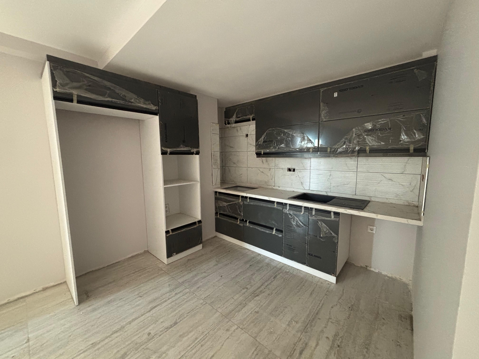 EMİRALEM MERKEZDE KİRALIK 2+1 SIFIR AKILLI VİLLA
