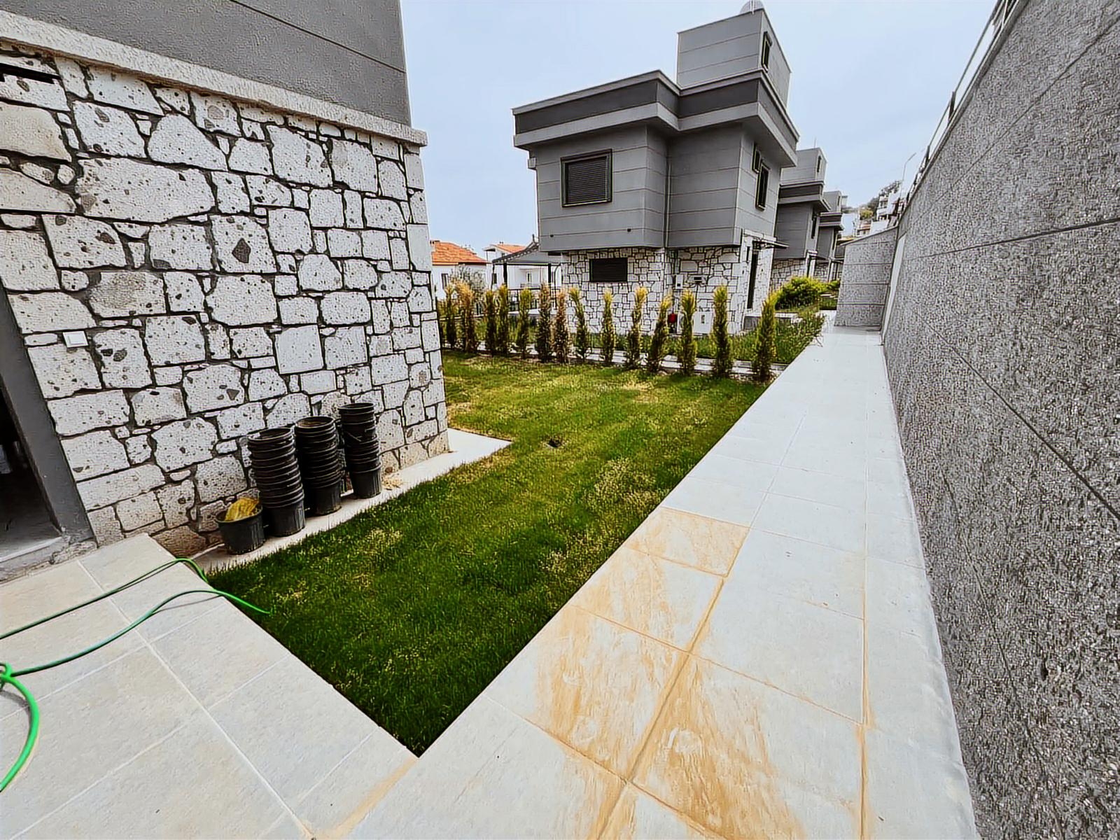 Dikili Çandarlı Eşyalı 3+1 lüks yapı köşe villa