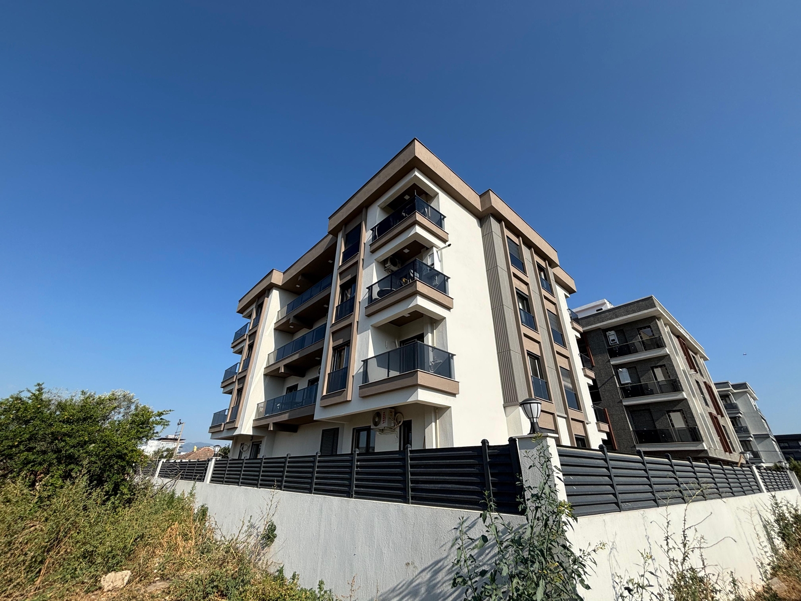 SEYREK'TE SATILIK SIFIR LÜKS YAPI FIRSAT 2+1 DAİRE
