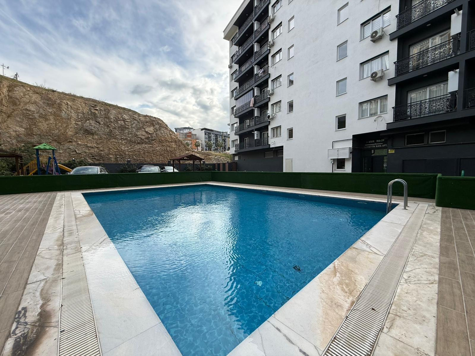 MENEMEN IRMAK MAH. SATILIK LÜKS YAPI FIRSAT 4+1 DUBLEKS DAİRE