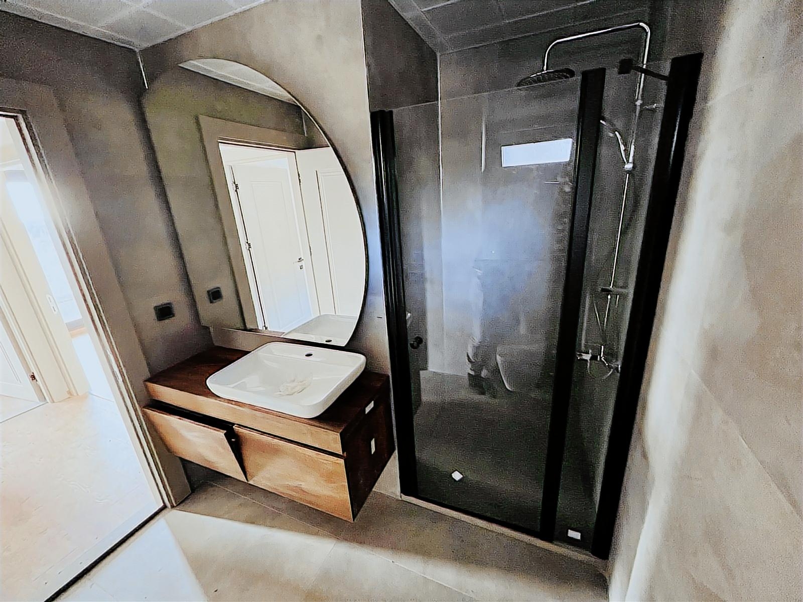 DİKİLİ Çandarlı Site İçİ güvenlik Müstakil Havuzlu 4+1Lüks Villa