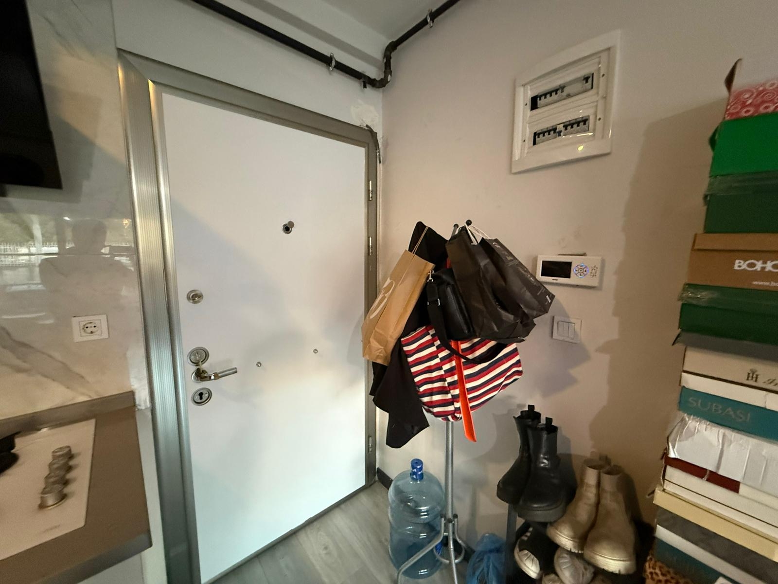 KÜÇÜK ÇİĞLİ'DE İZBAN YAKINI FIRSAT 1+1 SATILIK DAİRE