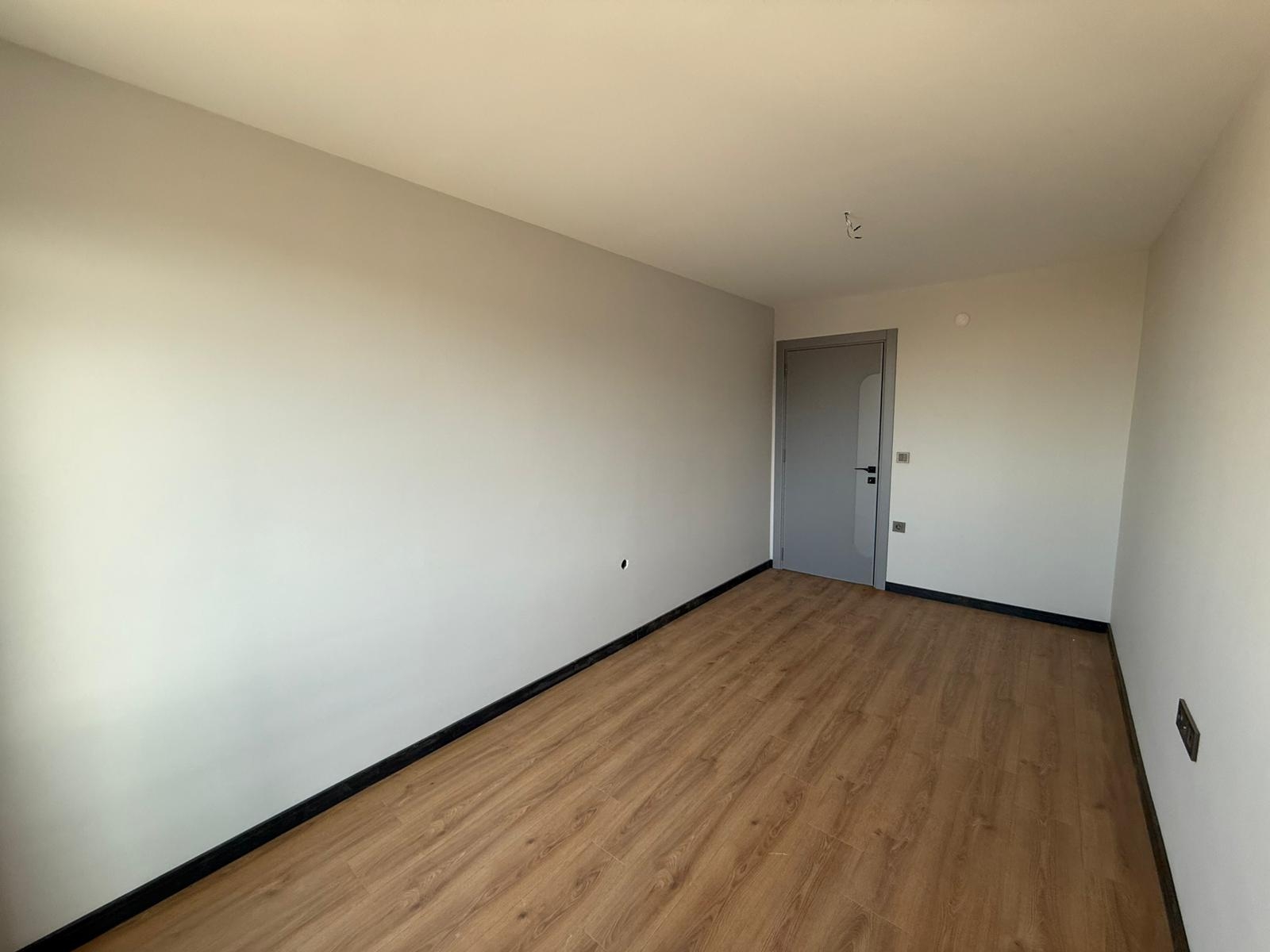 EMİRALEM MERKEZDE SATILIK 4+1 SIFIR HAVUZLU AKILLI VİLLA