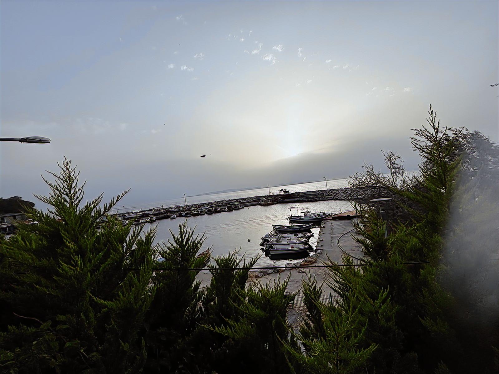 KARABURUNDA MÜSTAKİL VİLLA DENİZİN MAVİLİĞİYLE BÜTÜNLEŞEN YAŞAM
