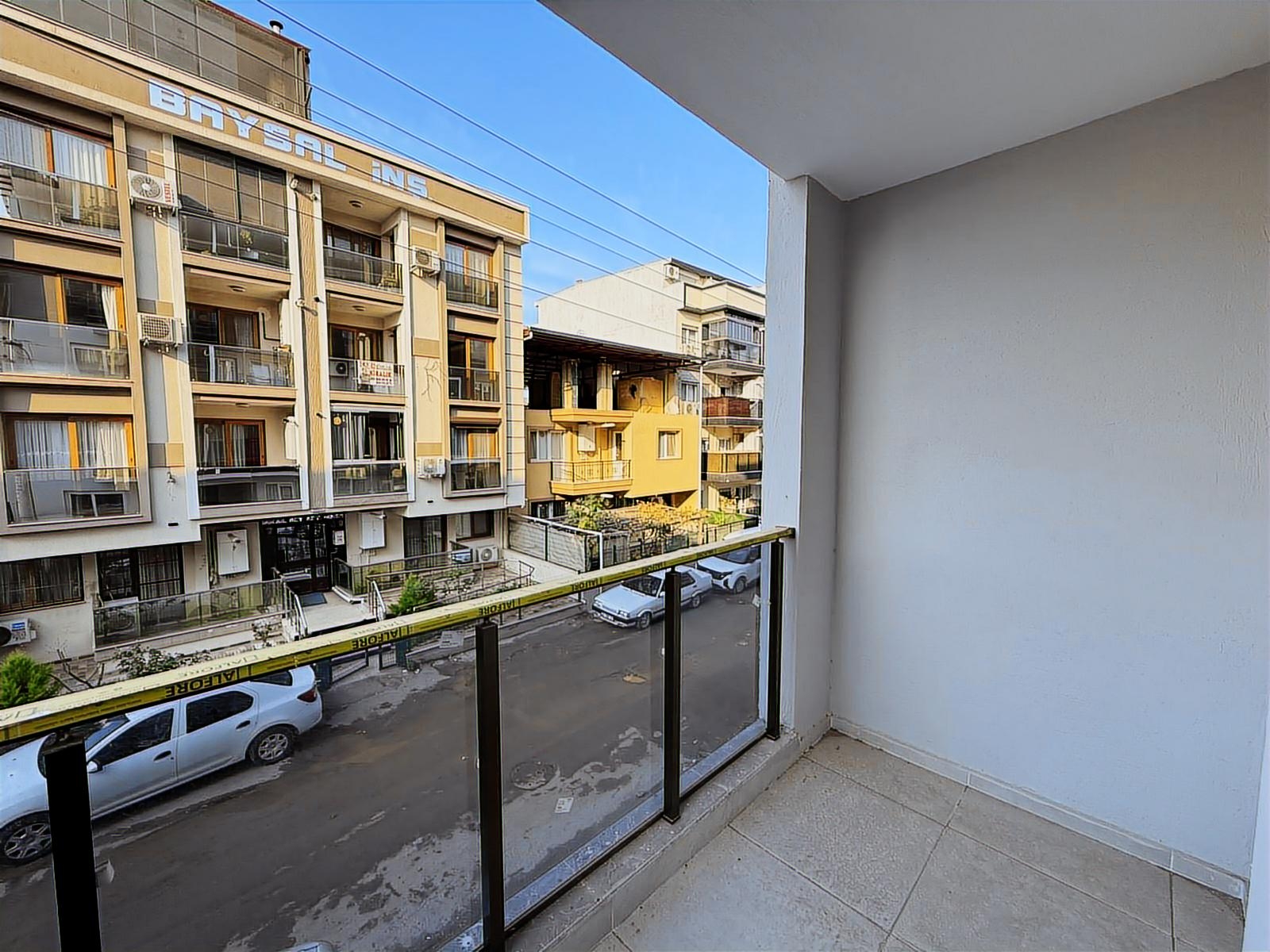 MENEMEN ULUS MAH. SATILIK LÜKS YAPI FIRSAT 2+1 DAİRE