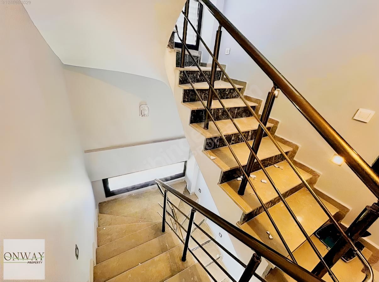 Çandarlı da Müstakil Bahçeli Deniz Manzaralı 3+1 Villa