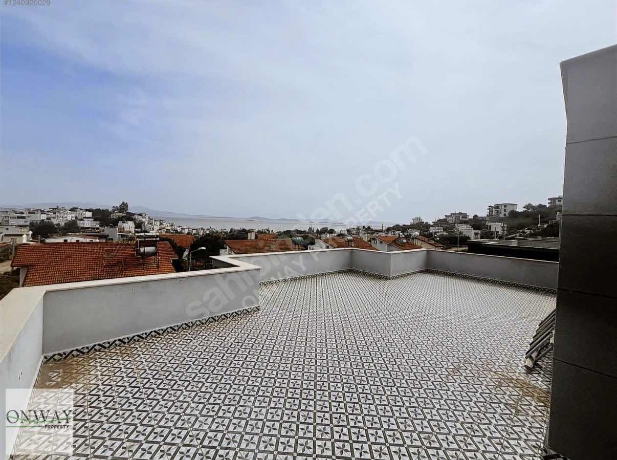 Çandarlı da Müstakil Bahçeli Deniz Manzaralı 3+1 Villa