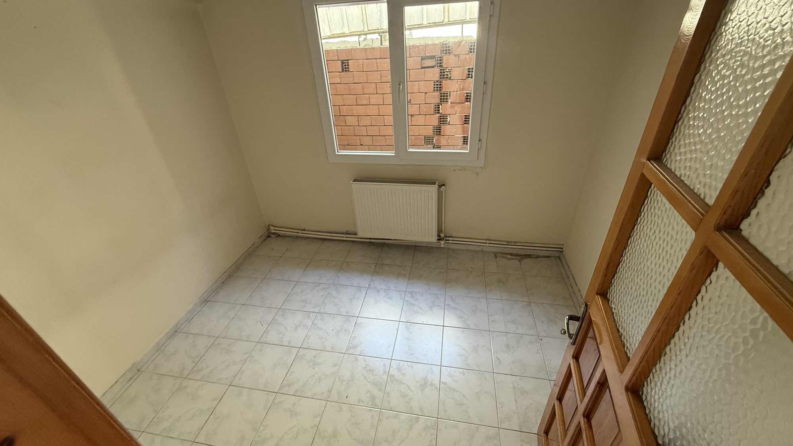 Çiğli 3+1 doğalgazlı çift cephe geniş kiralık daire