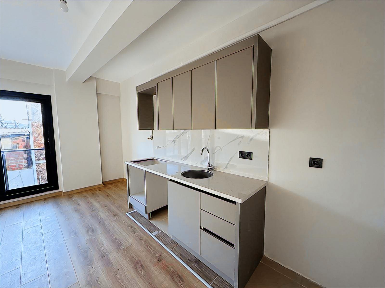 MENEMEN ESATPAŞA MAH. KİRALIK LÜKS YAPI FIRSAT 1+1 DAİRE