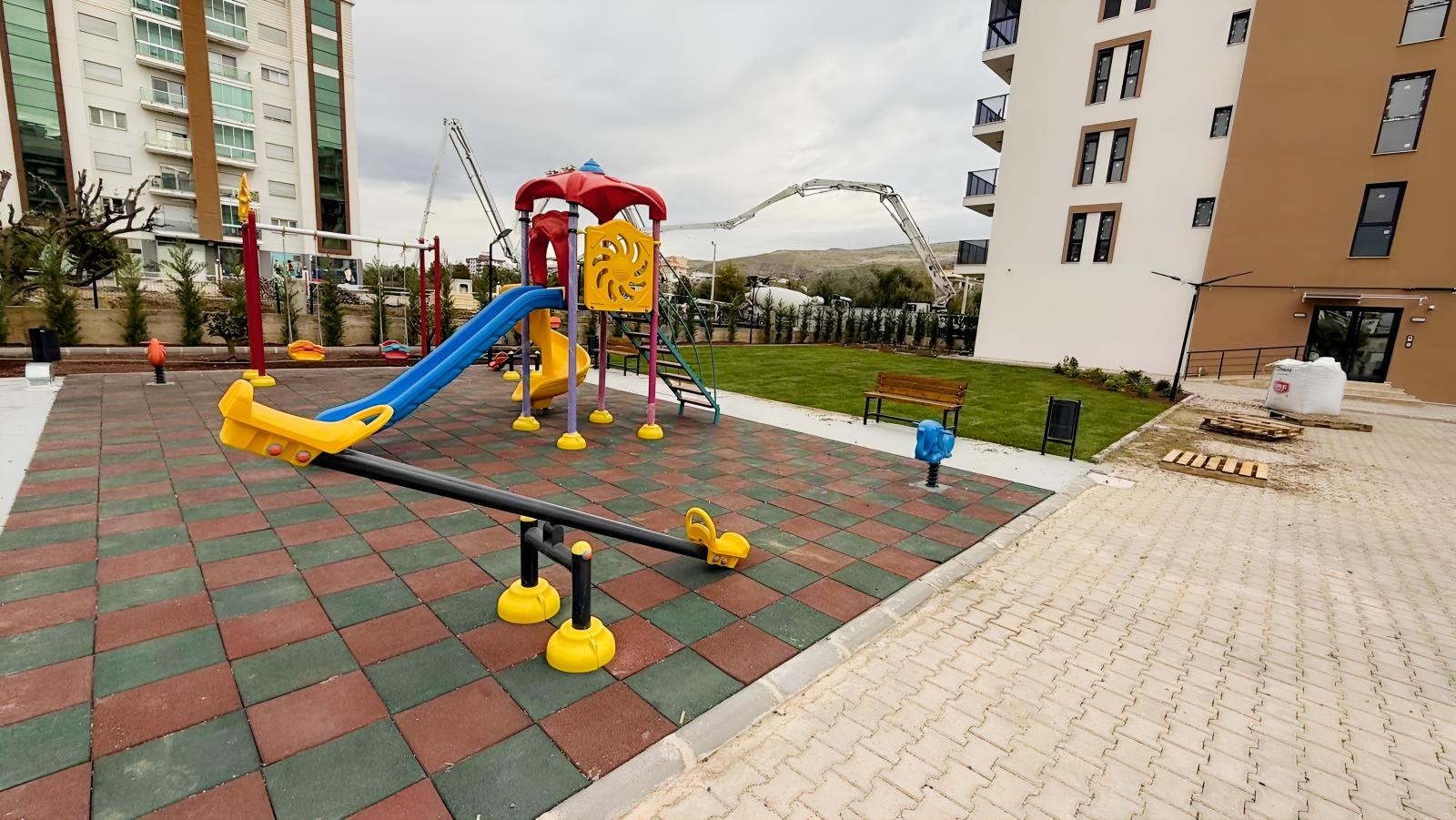 ÇİĞLİ HARMANDALI İNÖNÜ MAH. SİTE İÇİ 3+1 DOĞALGAZLI LÜKS DAİRE