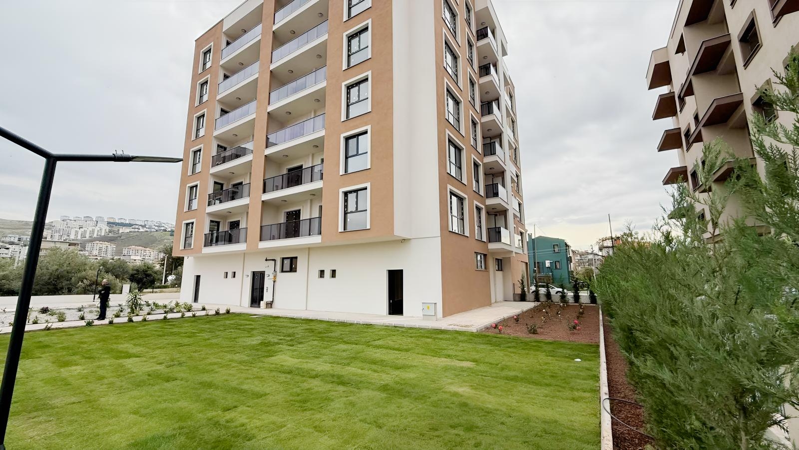 ÇİĞLİ HARMANDALI İNÖNÜ MAH. SİTE İÇİ 3+1 DOĞALGAZLI LÜKS DAİRE