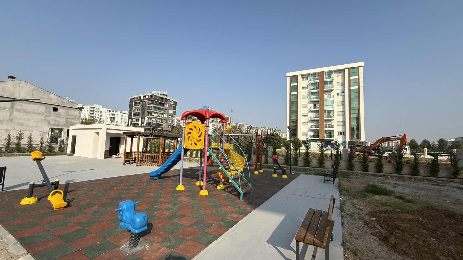 ÇİĞLİ HARMANDALI İNÖNÜ MAH. SİTE İÇİ 3+1 DOĞALGAZLI LÜKS DAİRE