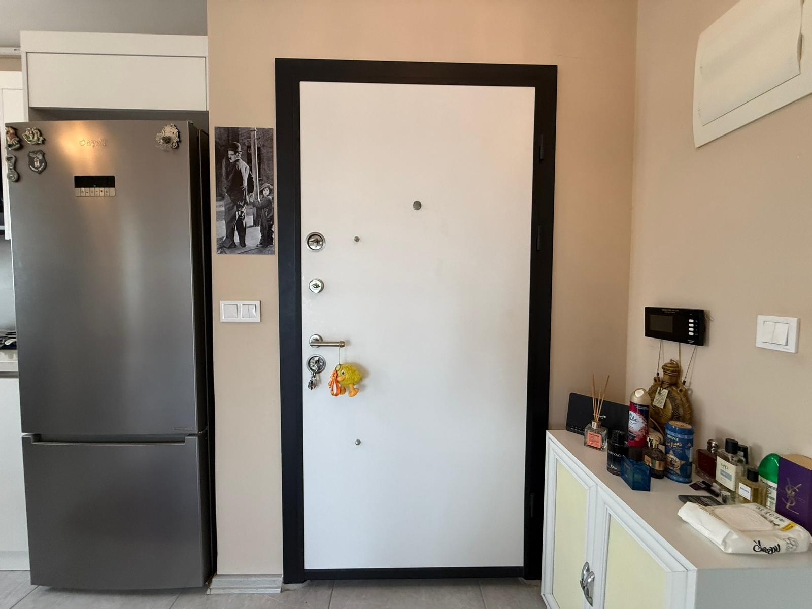 COUNTRY PLUS CADDE SİTESİNDE SATILIK 1+1 EŞYALI DAİRE