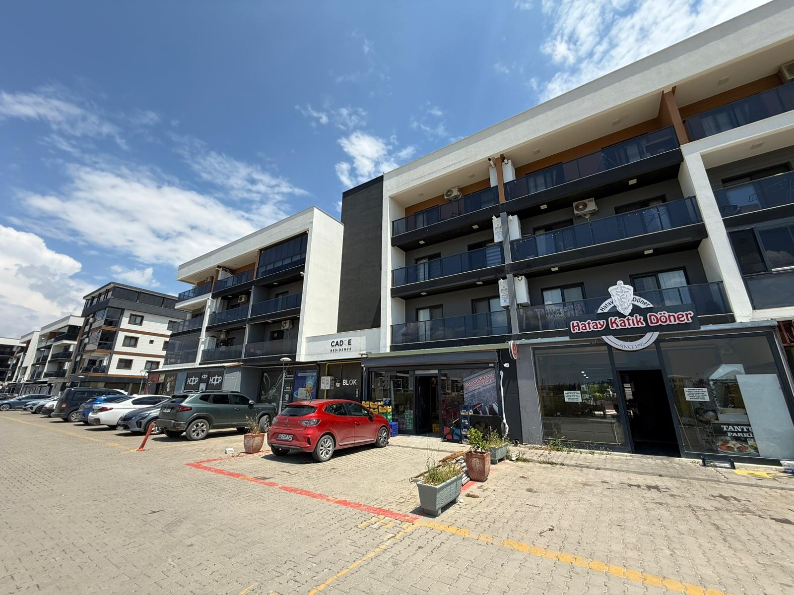 COUNTRY PLUS CADDE SİTESİNDE SATILIK 1+1 EŞYALI DAİRE