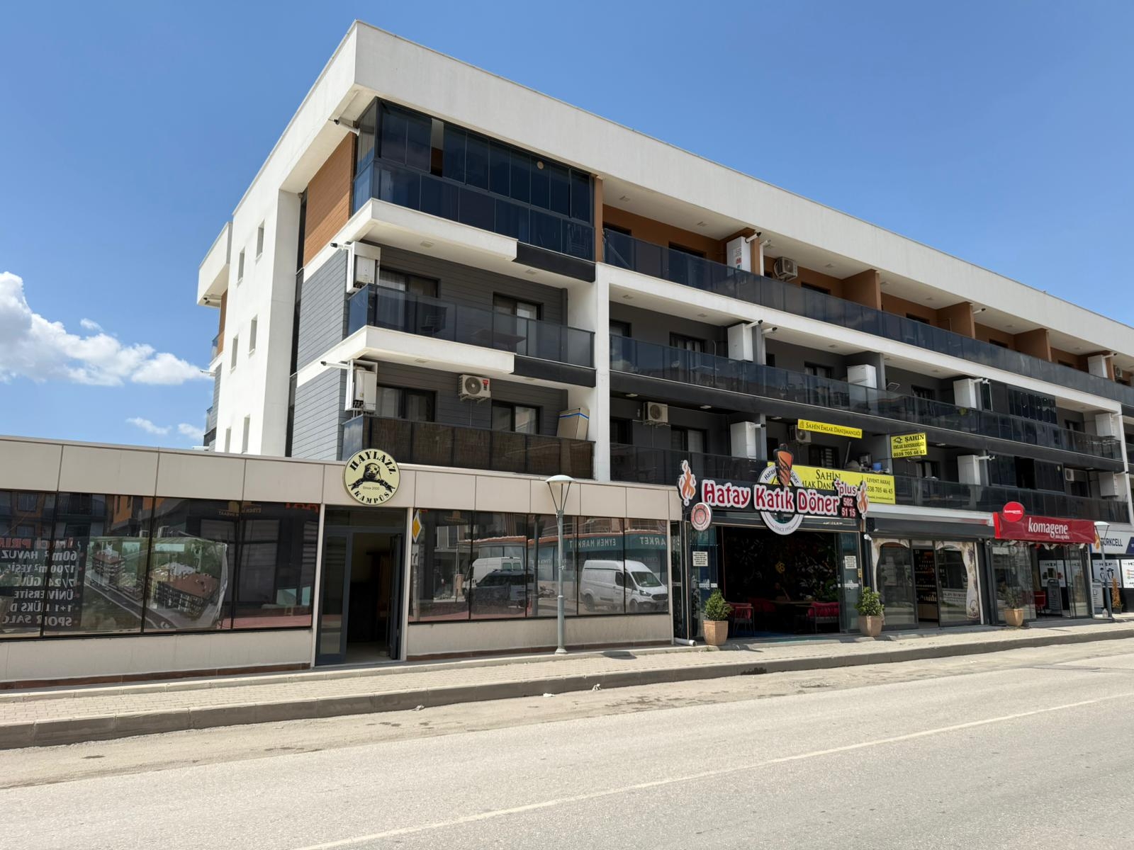 COUNTRY PLUS CADDE SİTESİNDE SATILIK 1+1 EŞYALI DAİRE