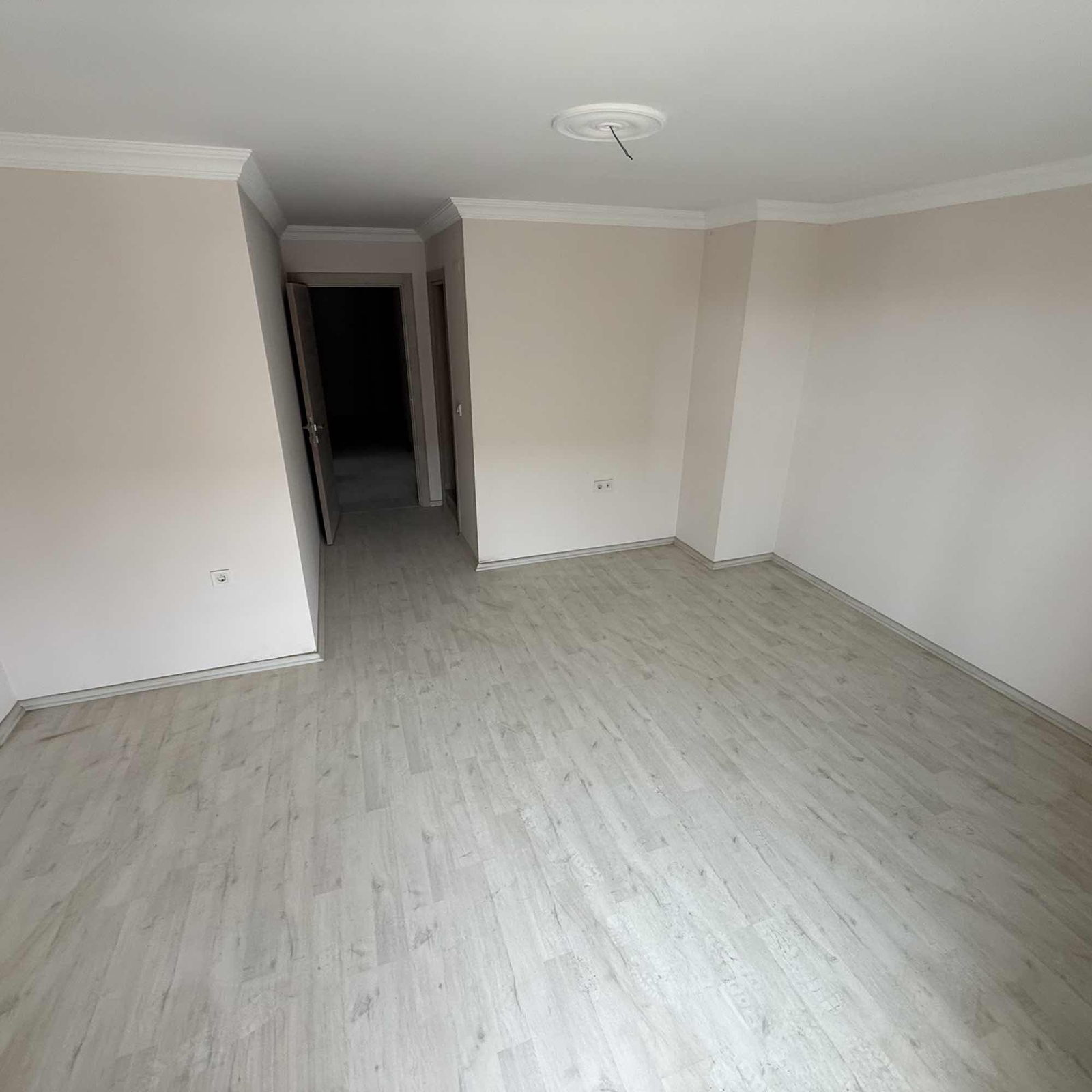 Seyrek Merkez Cadde Üstü 5+1 200 m² Geniş Dubleks Daire